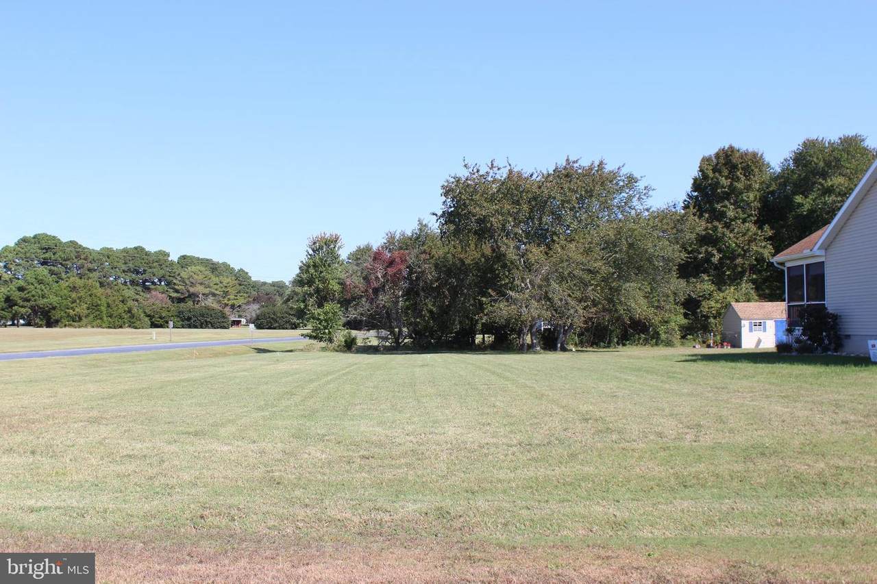 4 Dreadnaught Drive - Photo 1