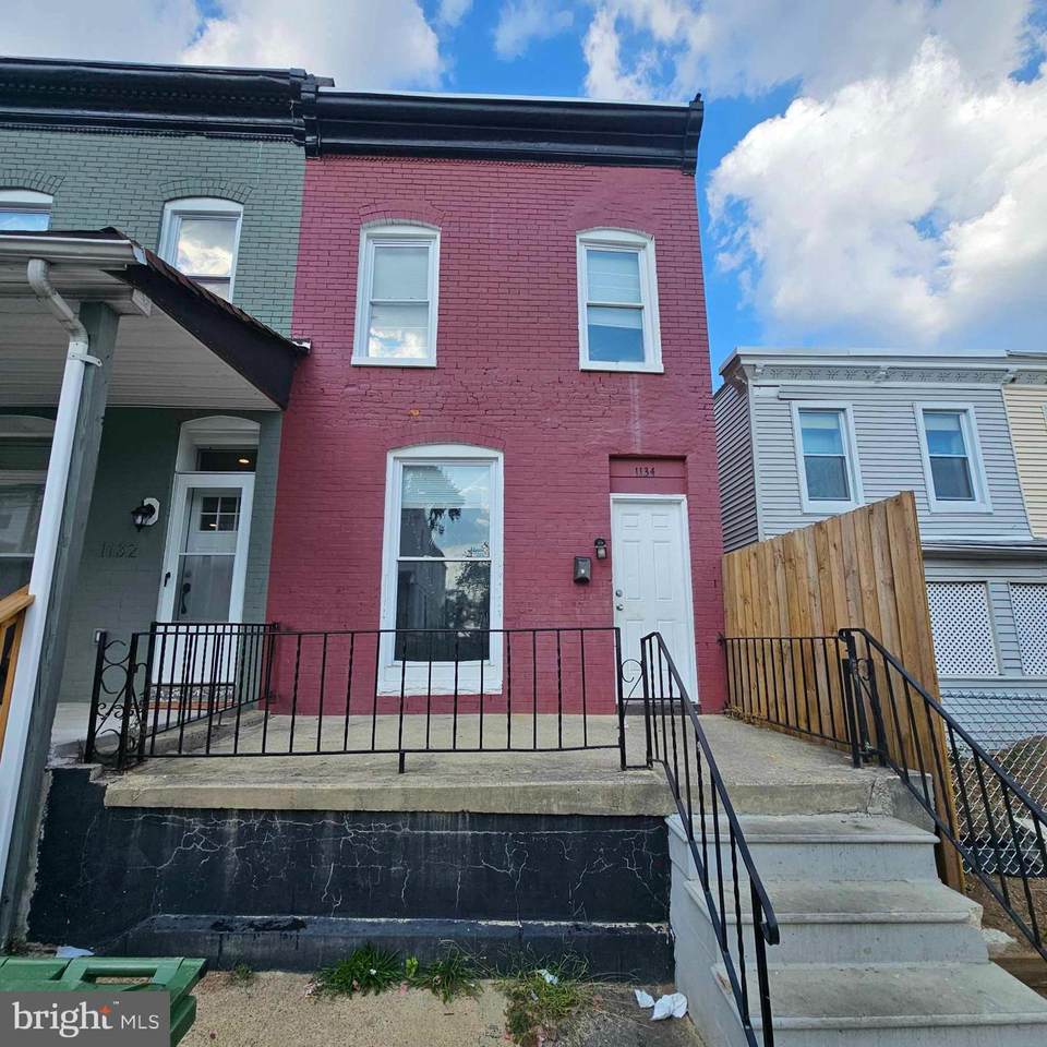 1134 Montpelier Street - Photo 1