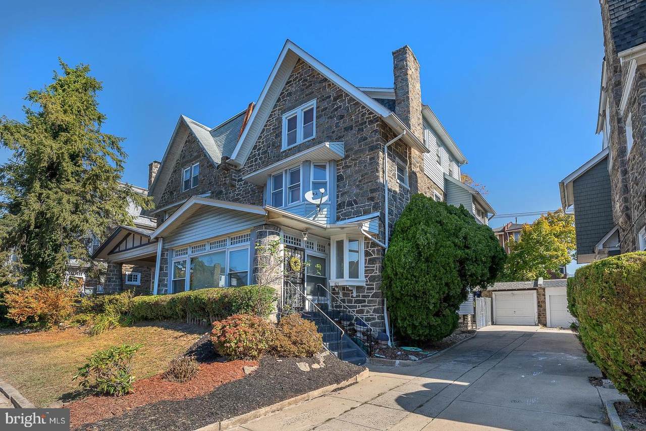 821 64TH Street - Photo 1