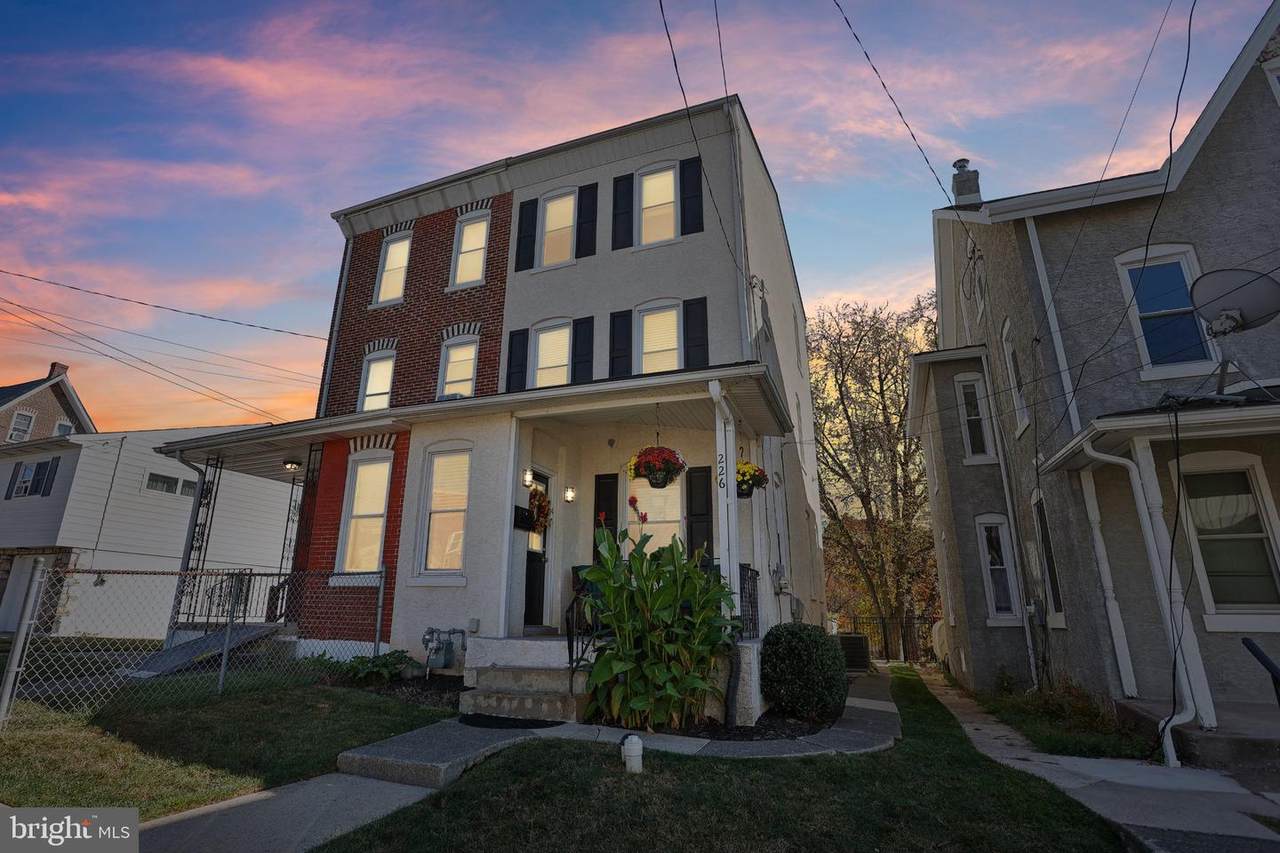 226 Washington Street - Photo 1