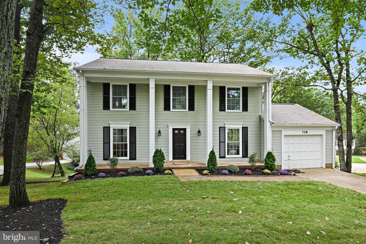 718 Upham Place - Photo 1
