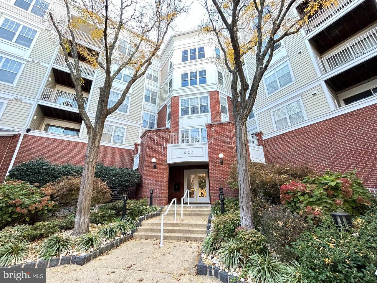 1625 International Drive - Photo 1