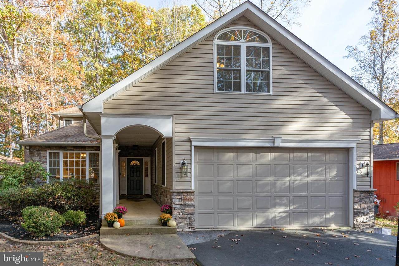 303 Green Street - Photo 1
