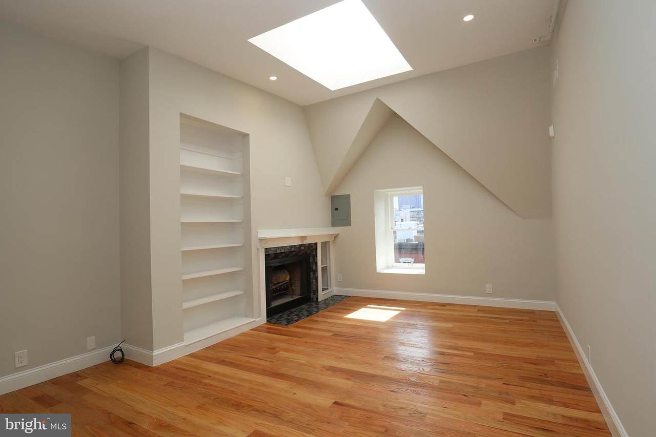 1919 Green Street - Photo 1