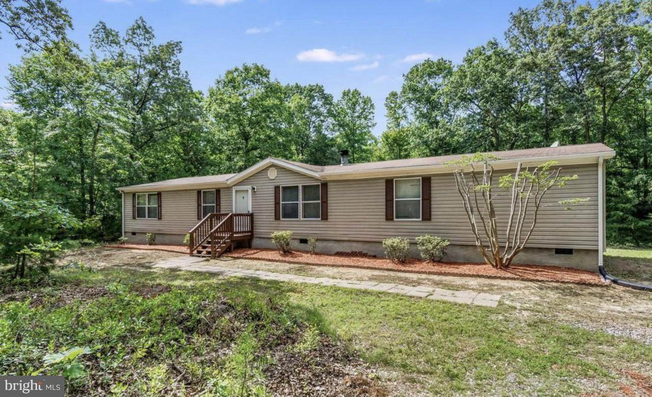 7118 Tanglewood Drive - Photo 1