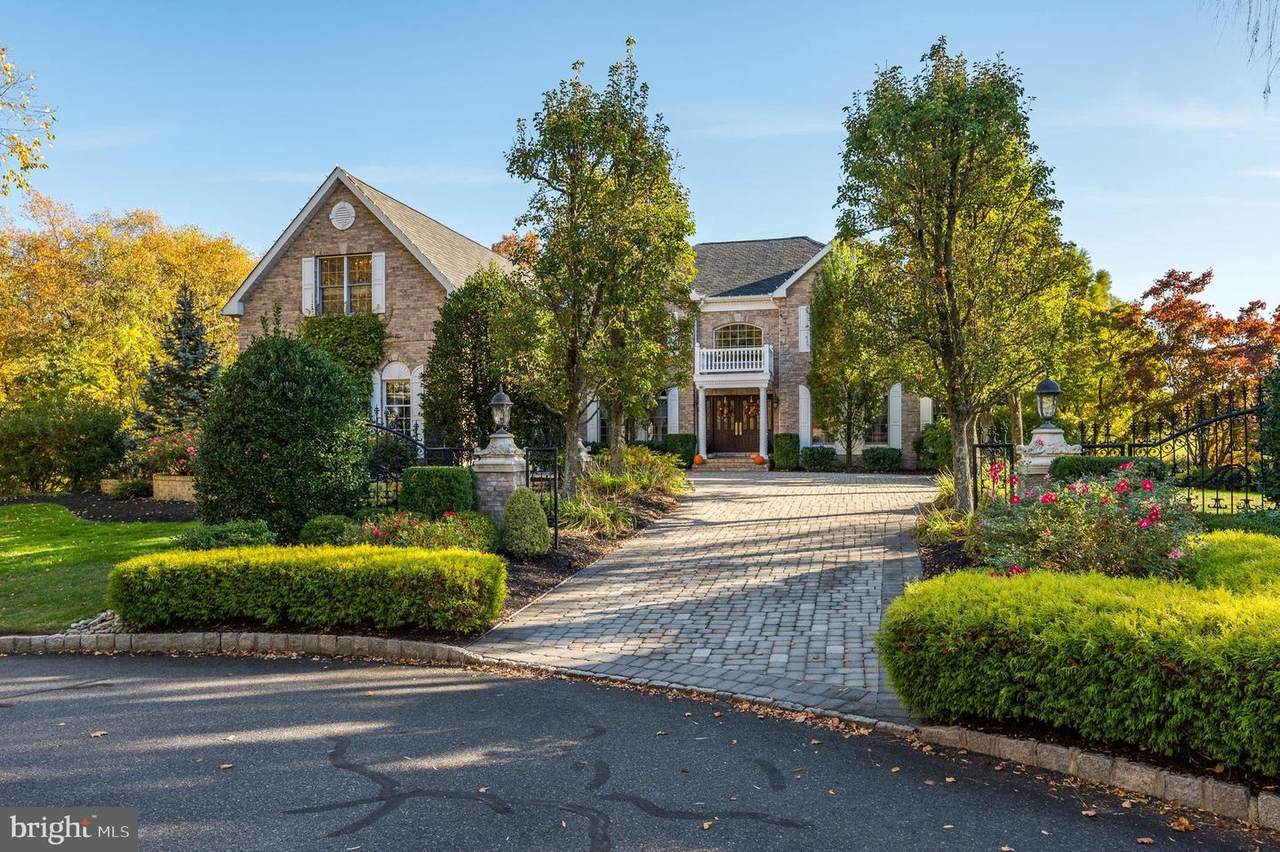 14 Baltusrol Terrace - Photo 1