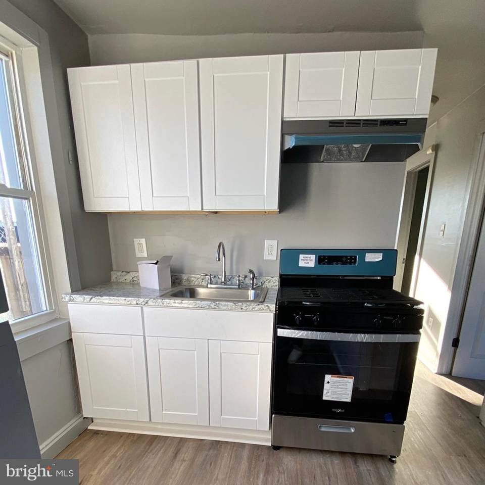 709 Adriatic Avenue - Photo 1