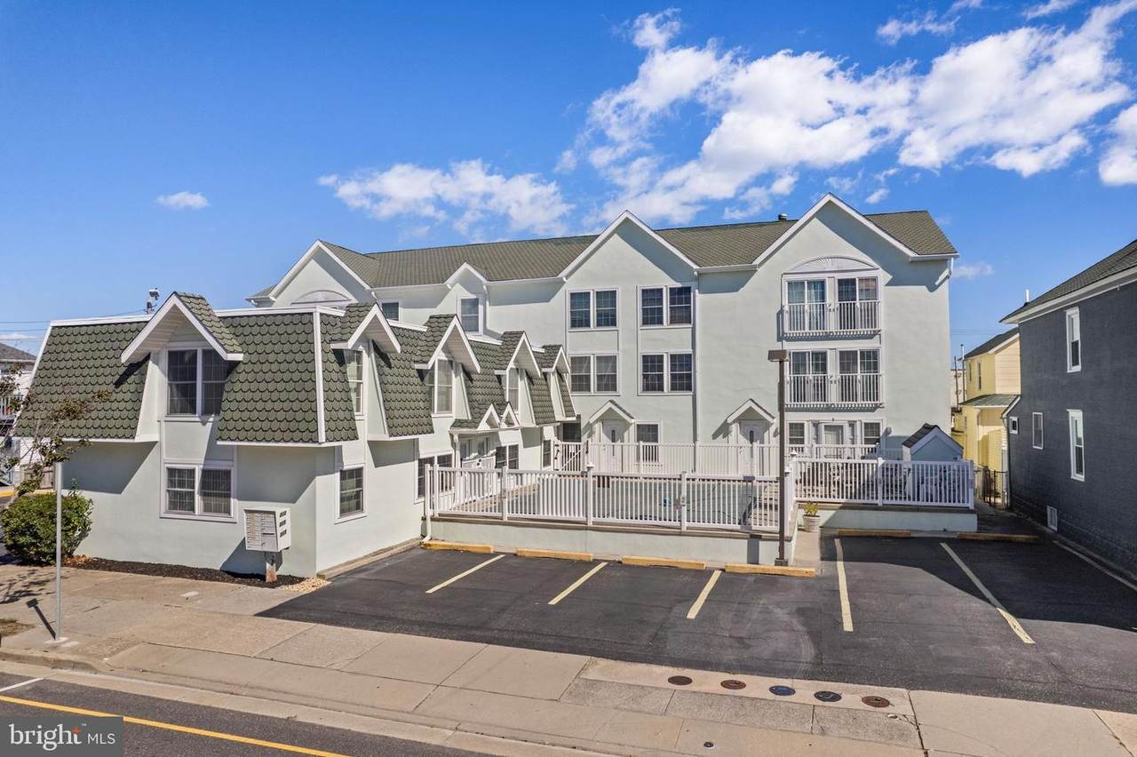 213 Hand Avenue - Photo 1