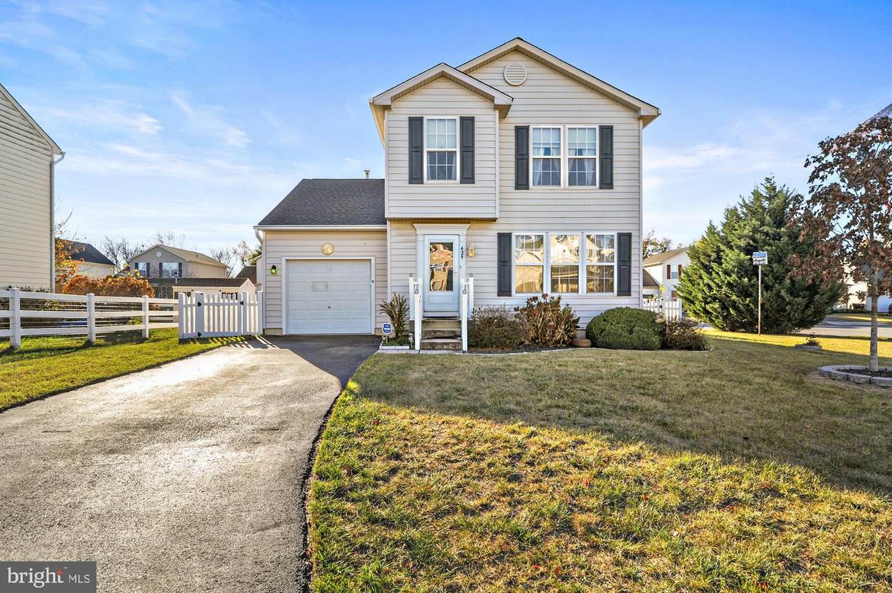 429 Woodpecker Drive - Photo 1