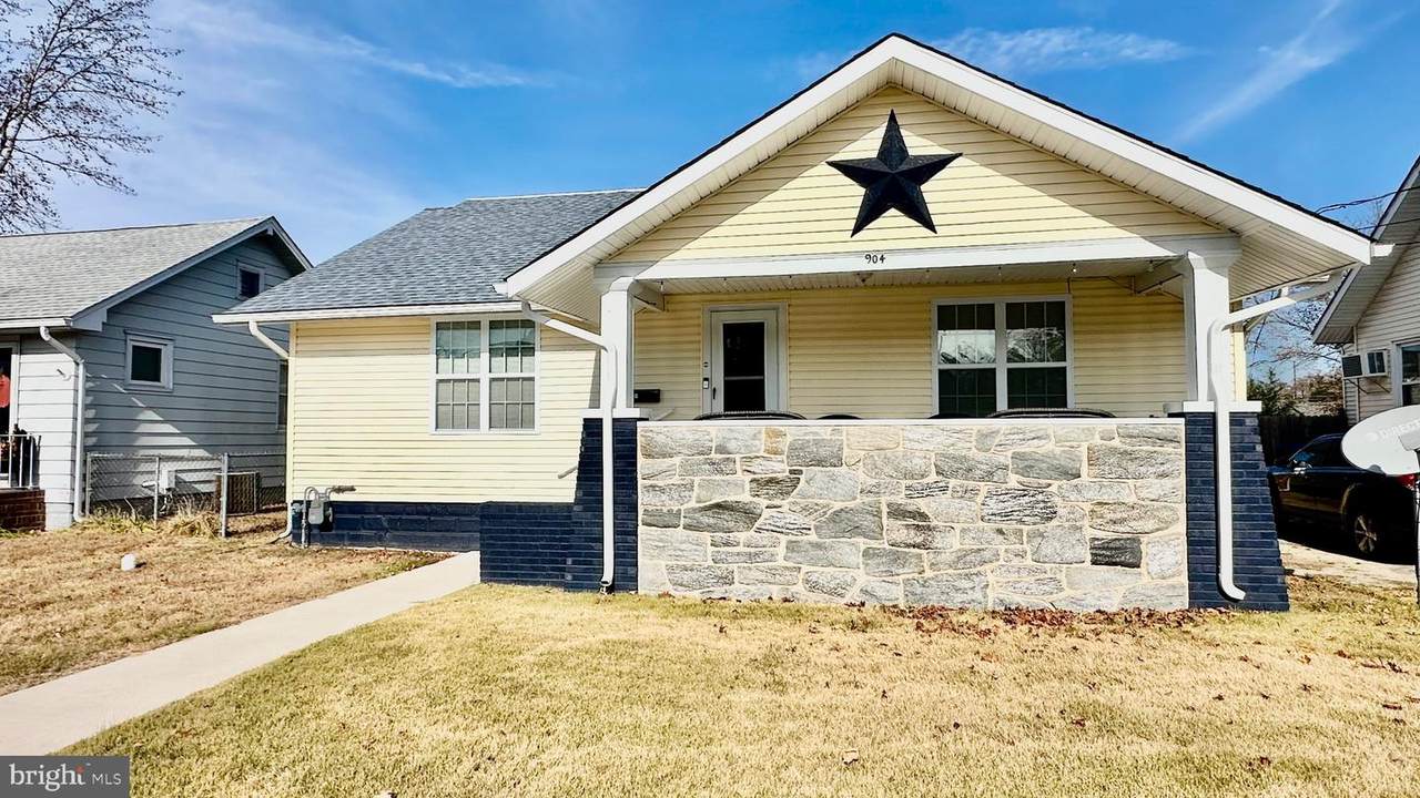 904 Sassafras Street - Photo 1