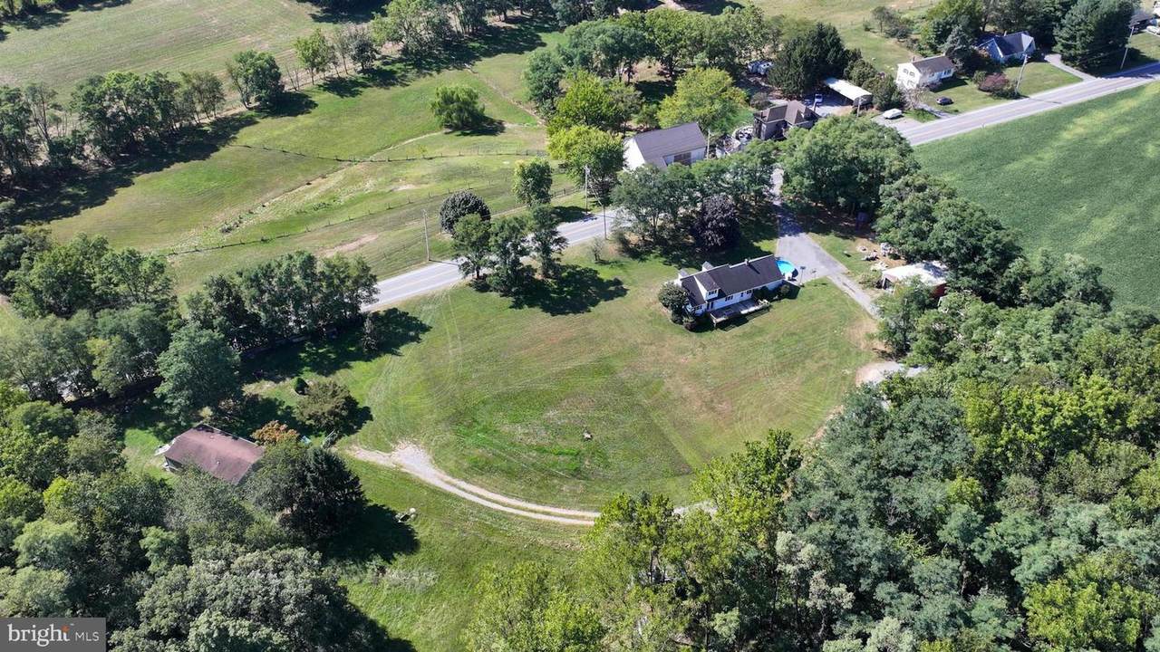 1669 Cloverleaf Road - Photo 1