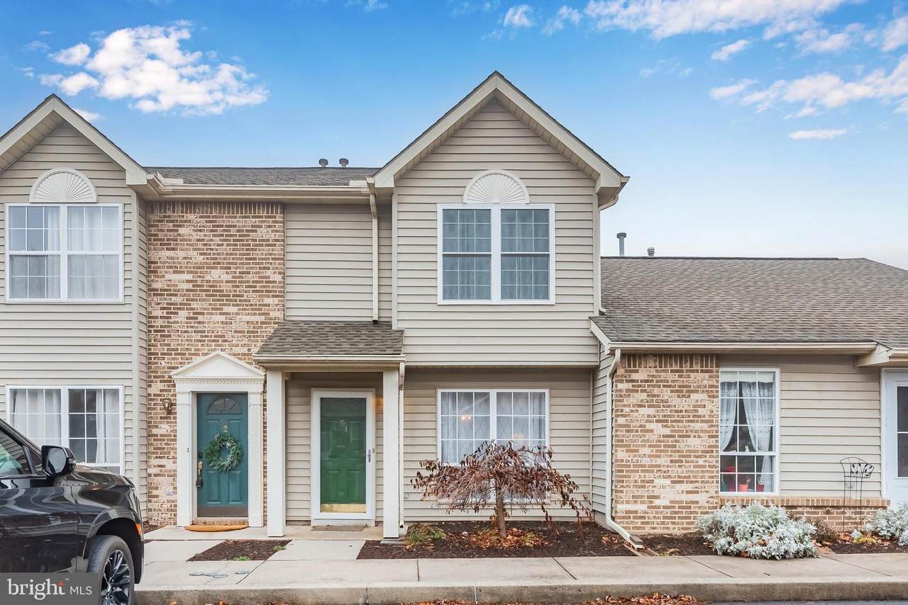 51 Eastwick Lane - Photo 1