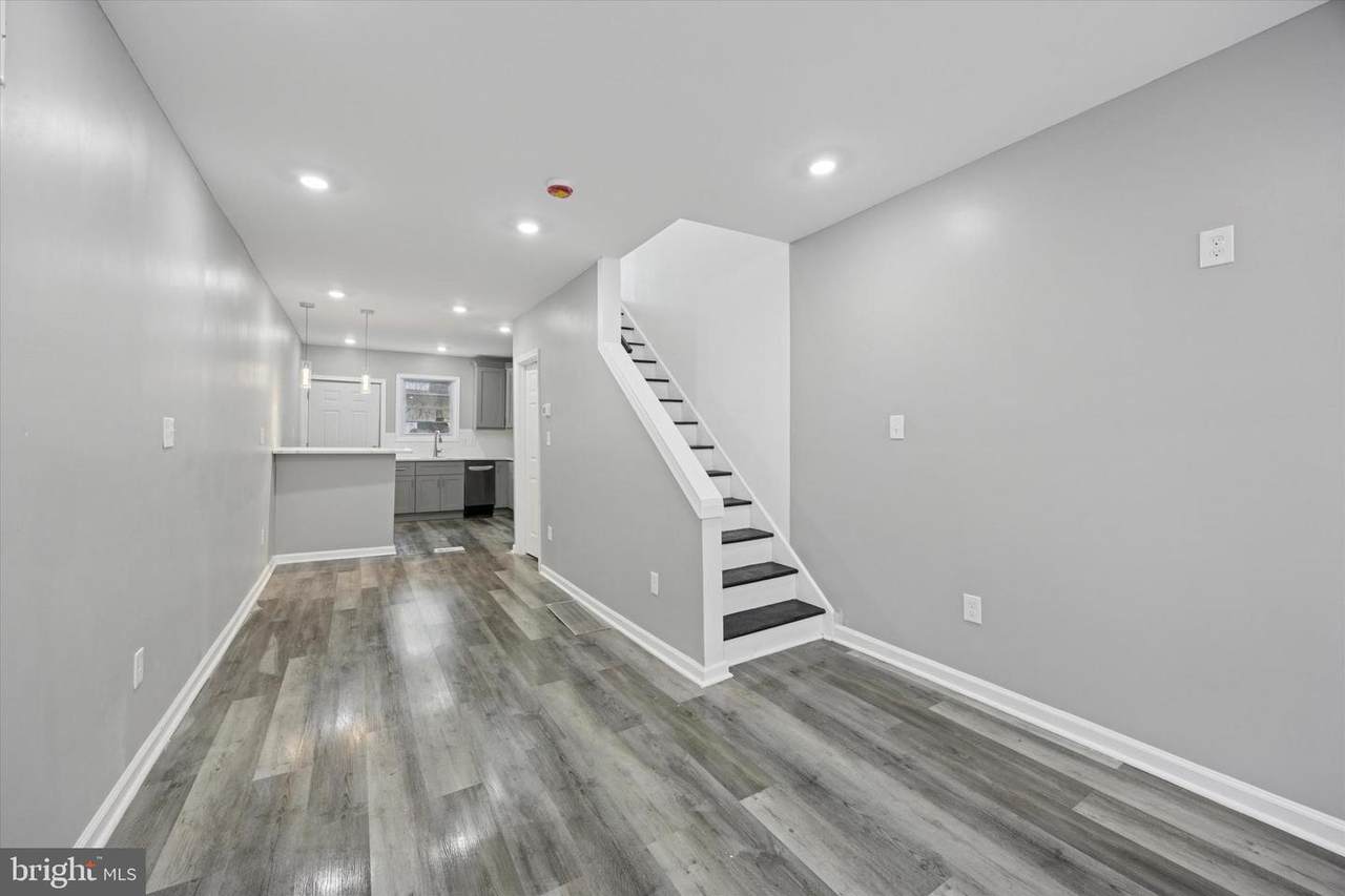 1904 Leithgow Street - Photo 1