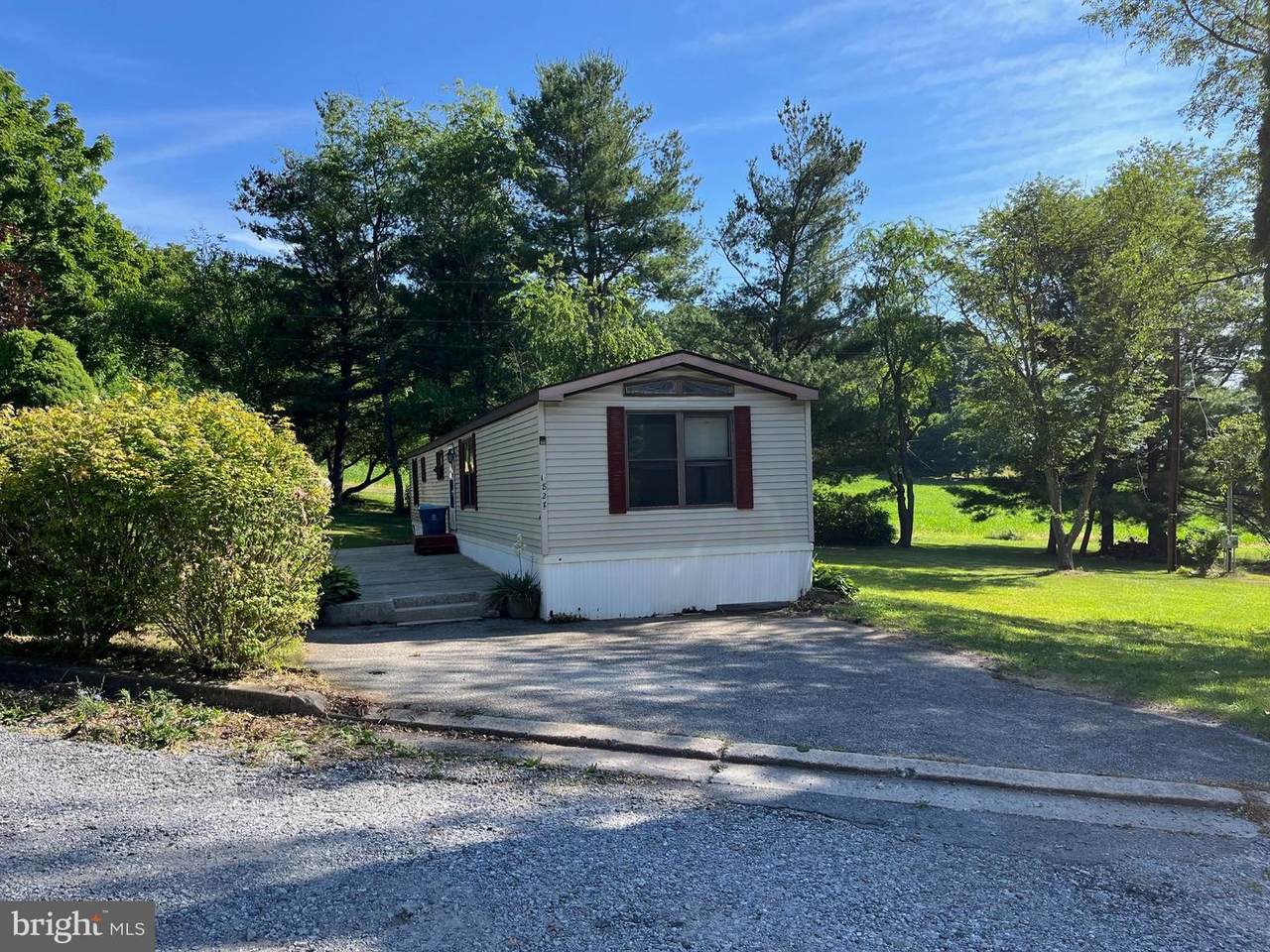 1827 Blue Jay Court - Photo 1