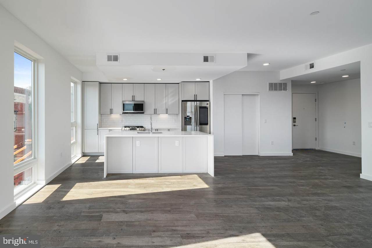 1501 31ST Street - Photo 1