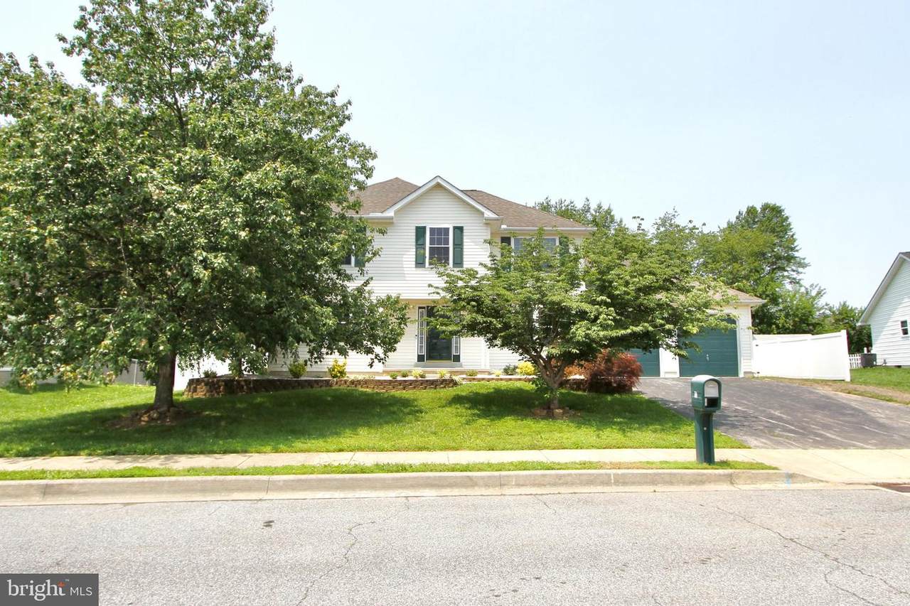 931 Boxwood Drive - Photo 1
