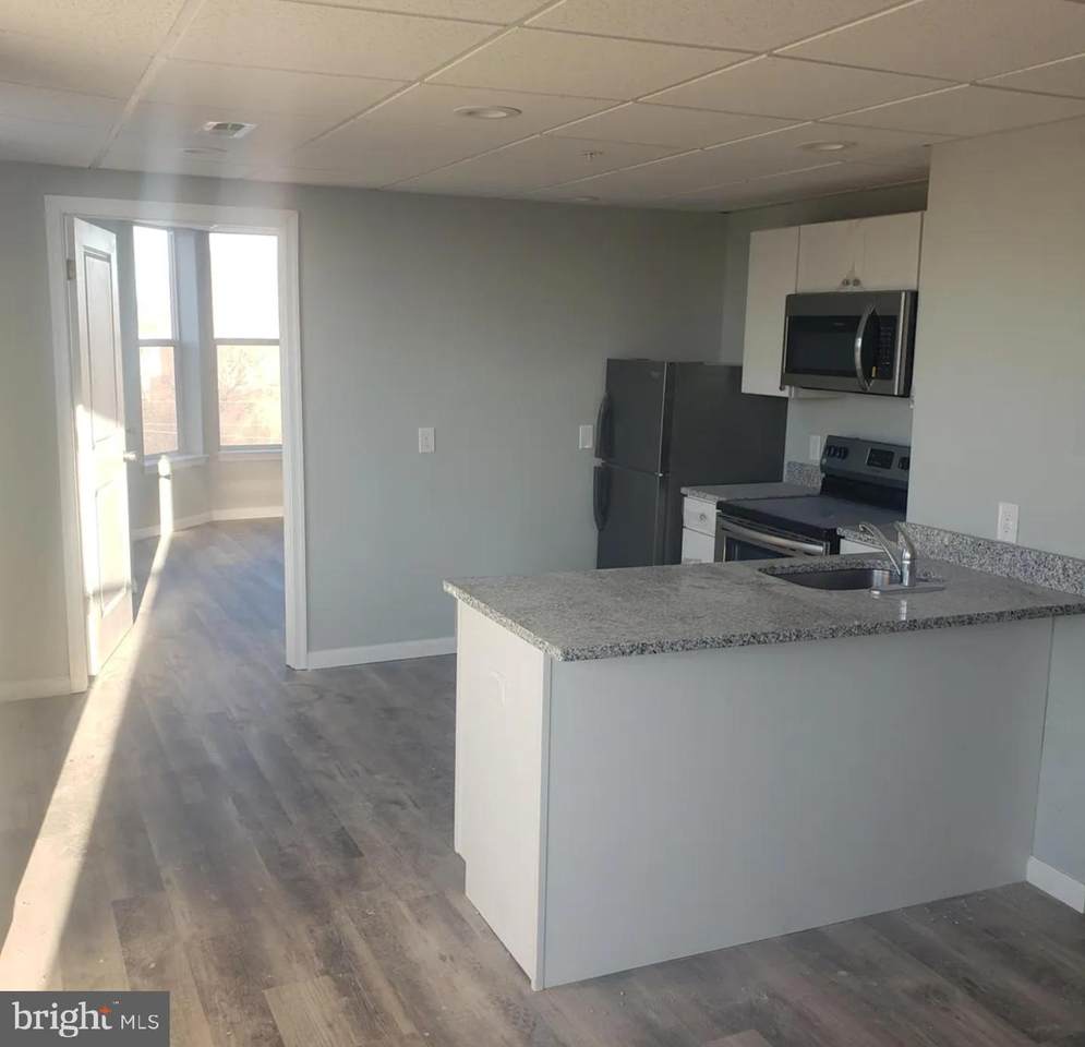 611 Swede Street - Photo 1