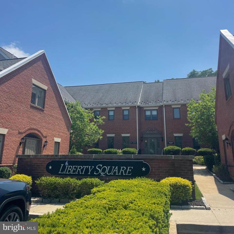 270 W Lancaster Avenue - Photo 1