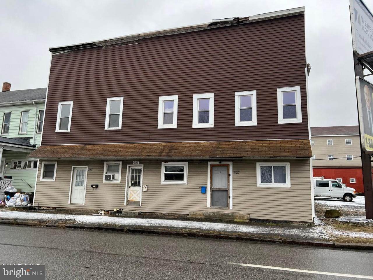 325-327 6TH Avenue - Photo 1