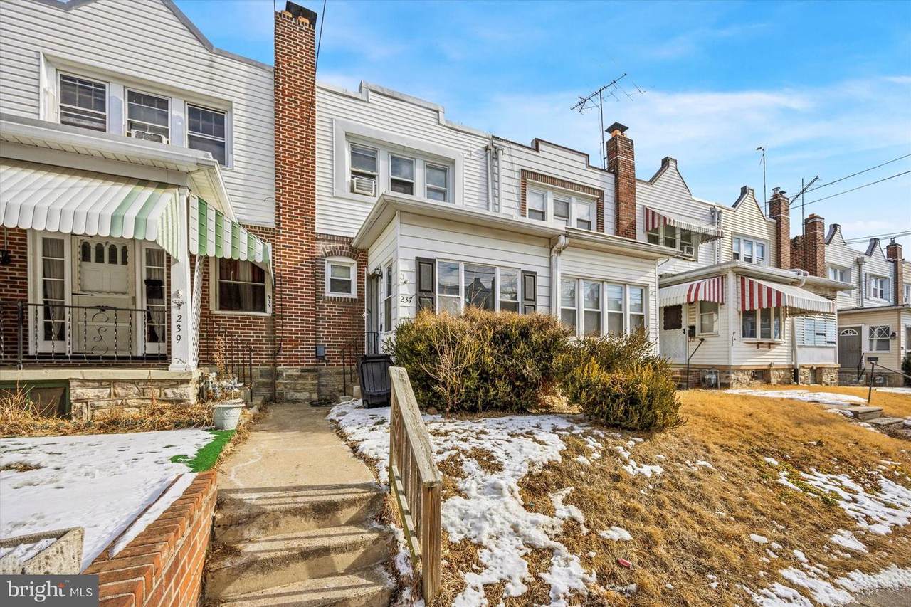 237 Roberta - Photo 1