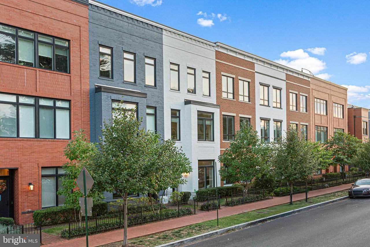 1321 D Street - Photo 1