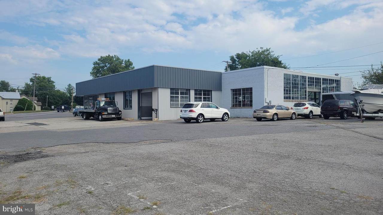 523 N Queen - Photo 1