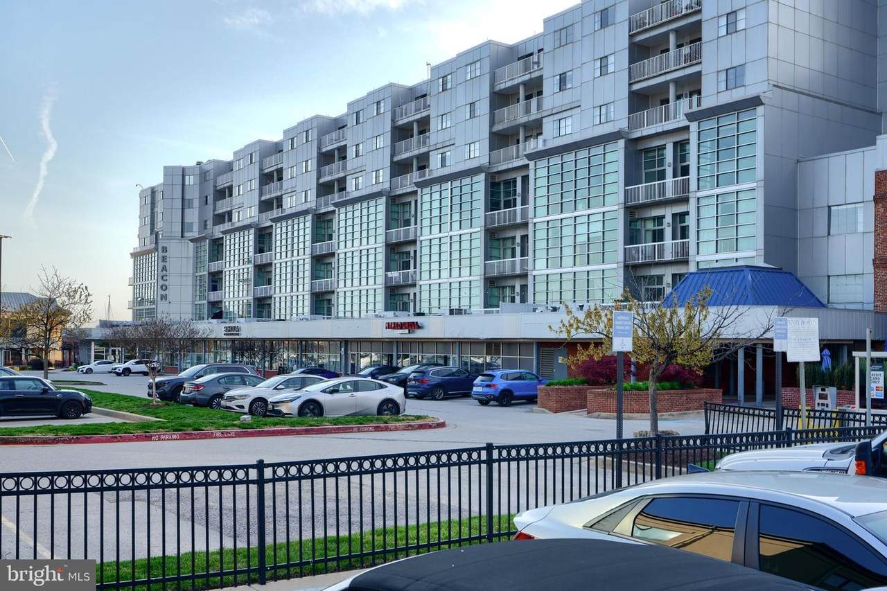 2702 Lighthouse Point - Photo 1