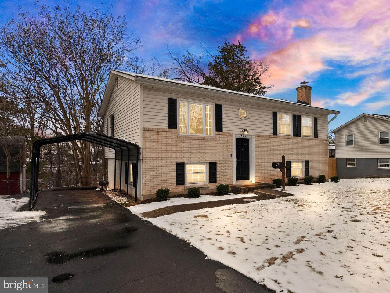 727 Holly Avenue - Photo 1