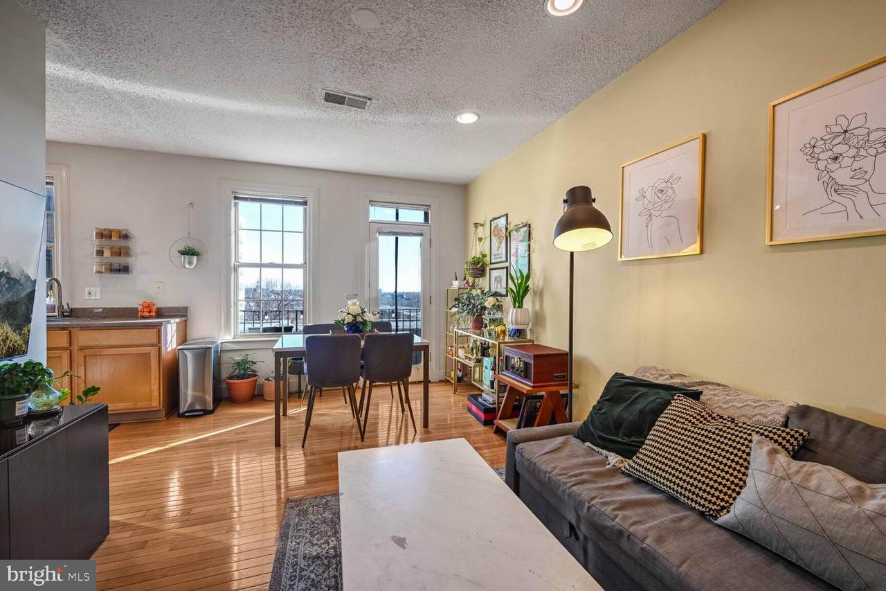1401 Columbia Road - Photo 1