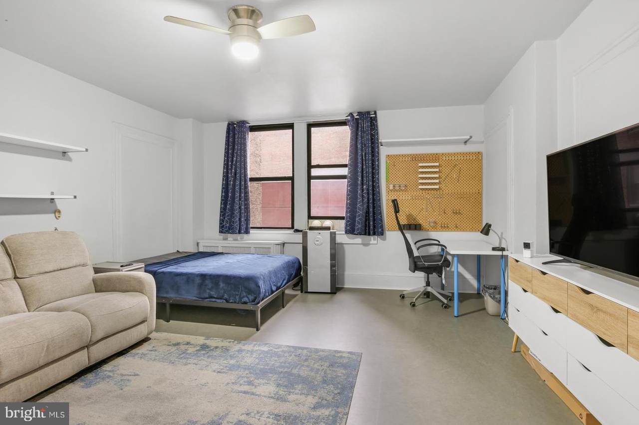 1324 Locust Street - Photo 1