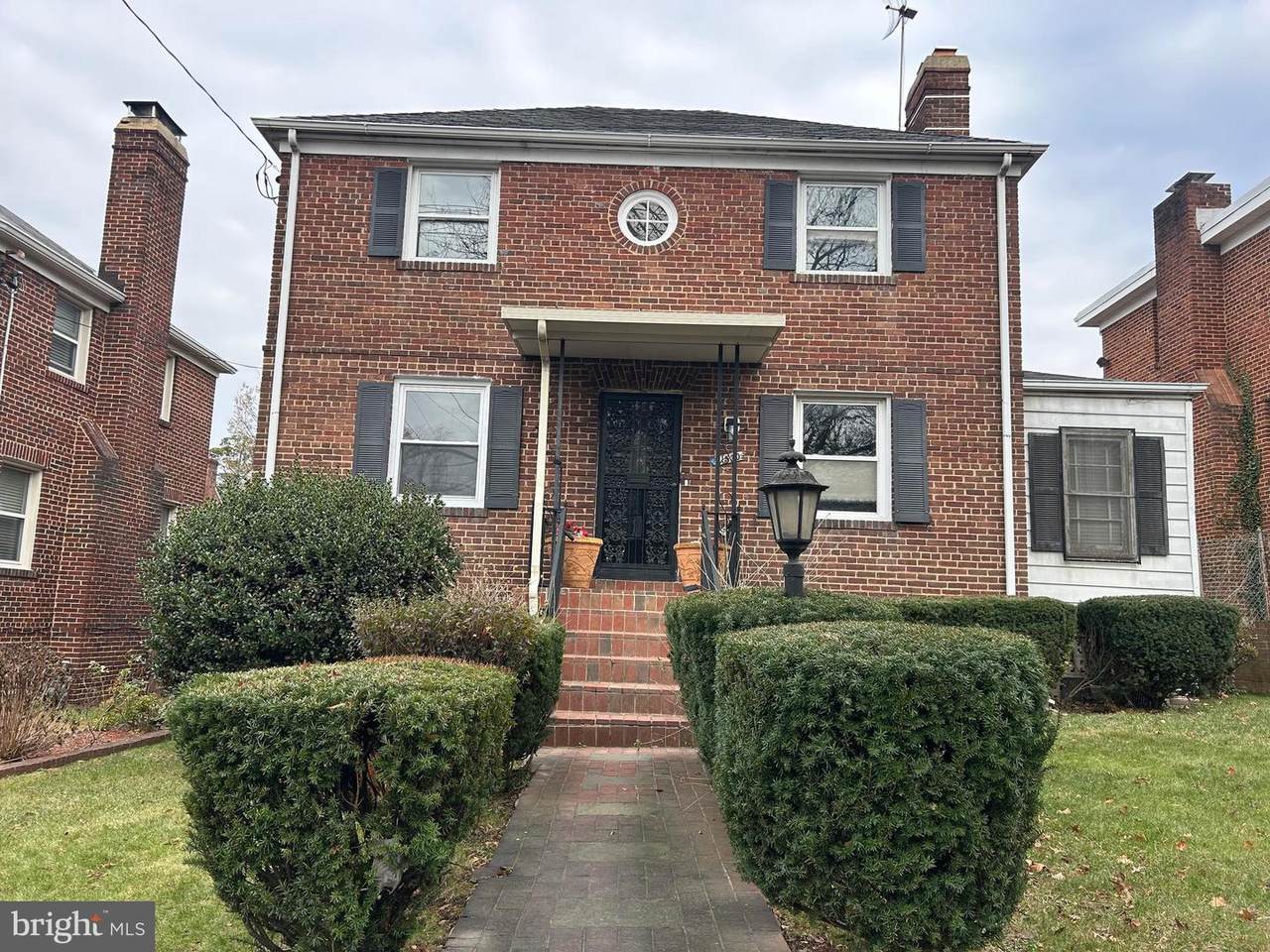 1520 Montana Avenue - Photo 1