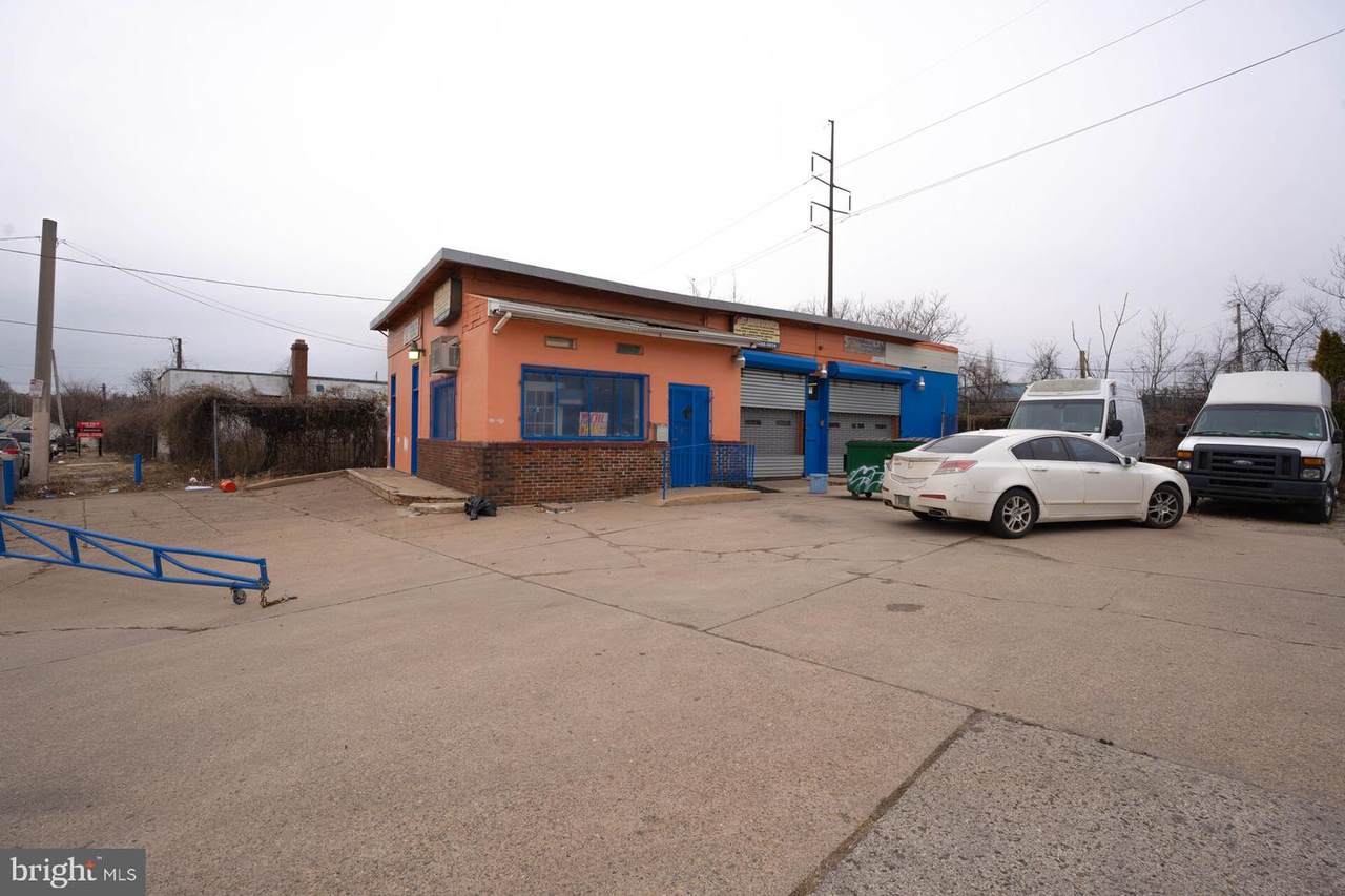 4318 Clarissa Street - Photo 1