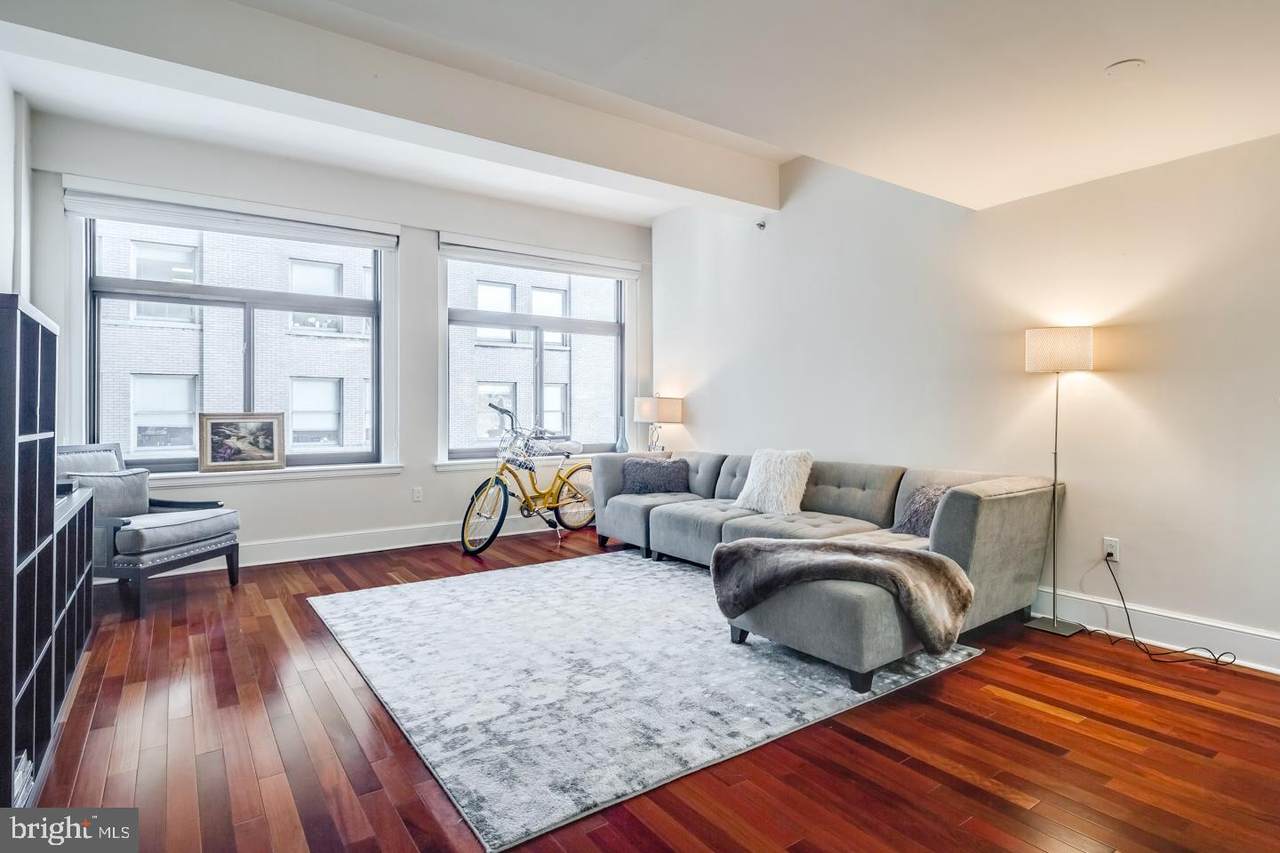 1500 Chestnut Street - Photo 1