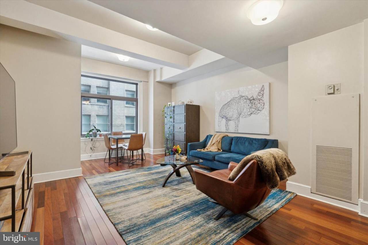 1500 Chestnut Street - Photo 1