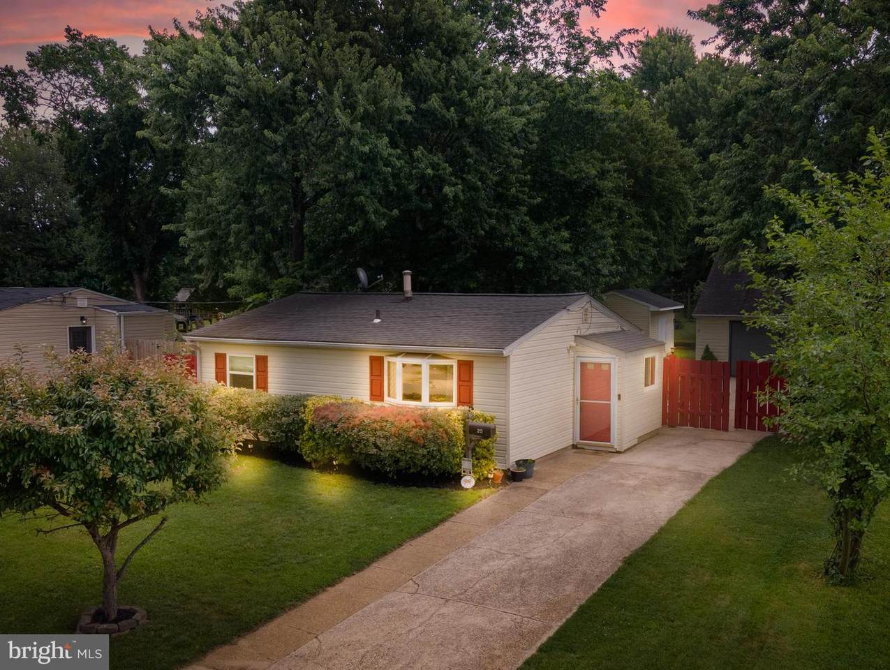 215 Glen Road - Photo 1