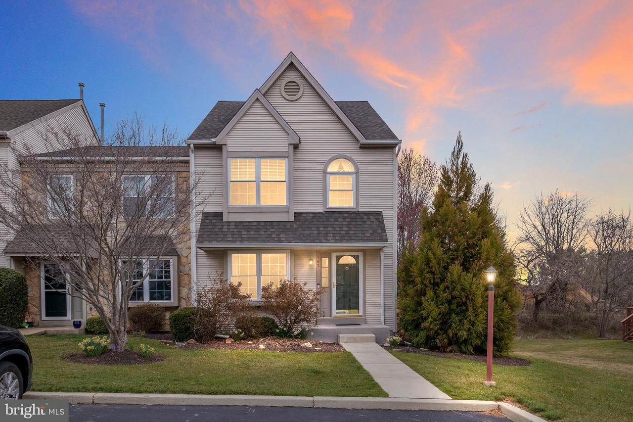 163 Cambridge Circle - Photo 1