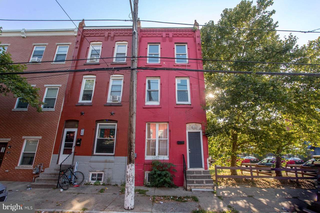 738 38TH Street - Photo 1