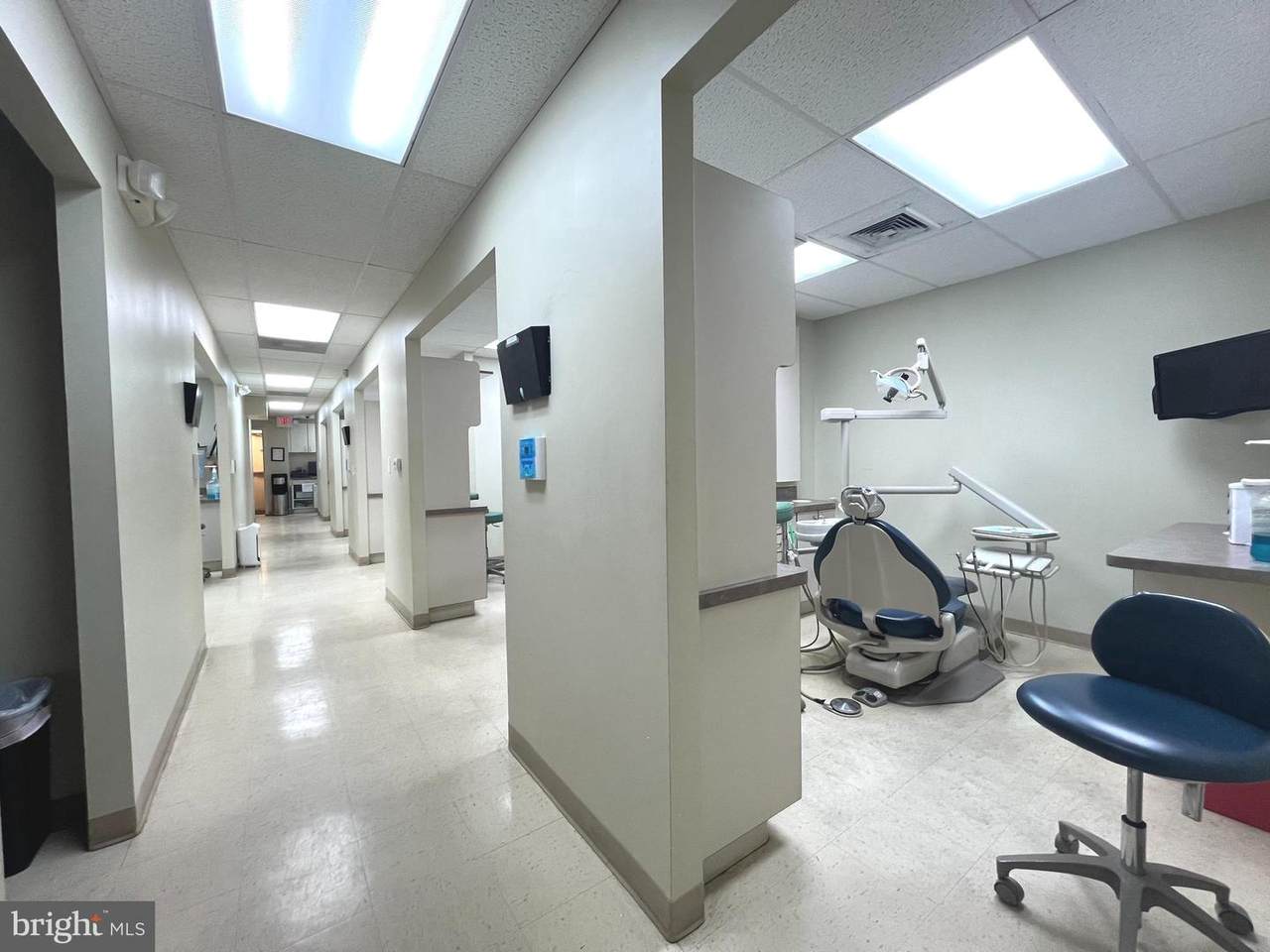 https://bt-photos.global.ssl.fastly.net/brightmls/1280_boomver_1_803671125888-2.jpg