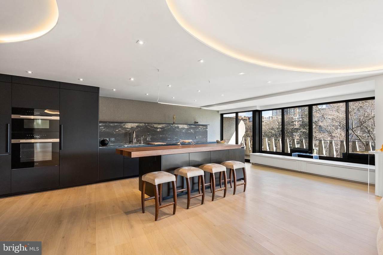 2510 Virginia Avenue - Photo 1