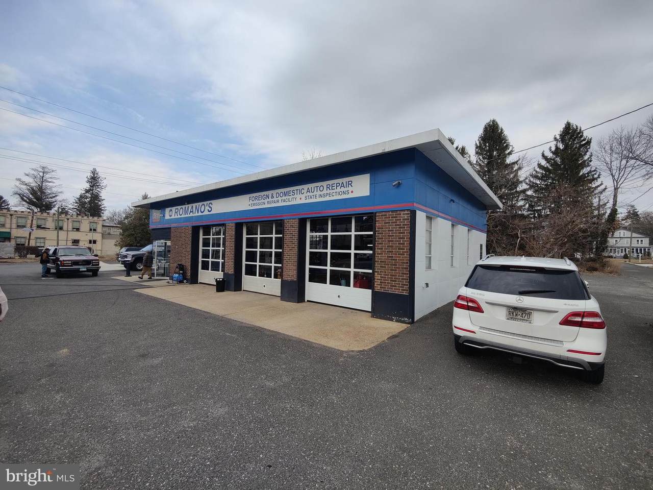 225 Chester Avenue - Photo 1