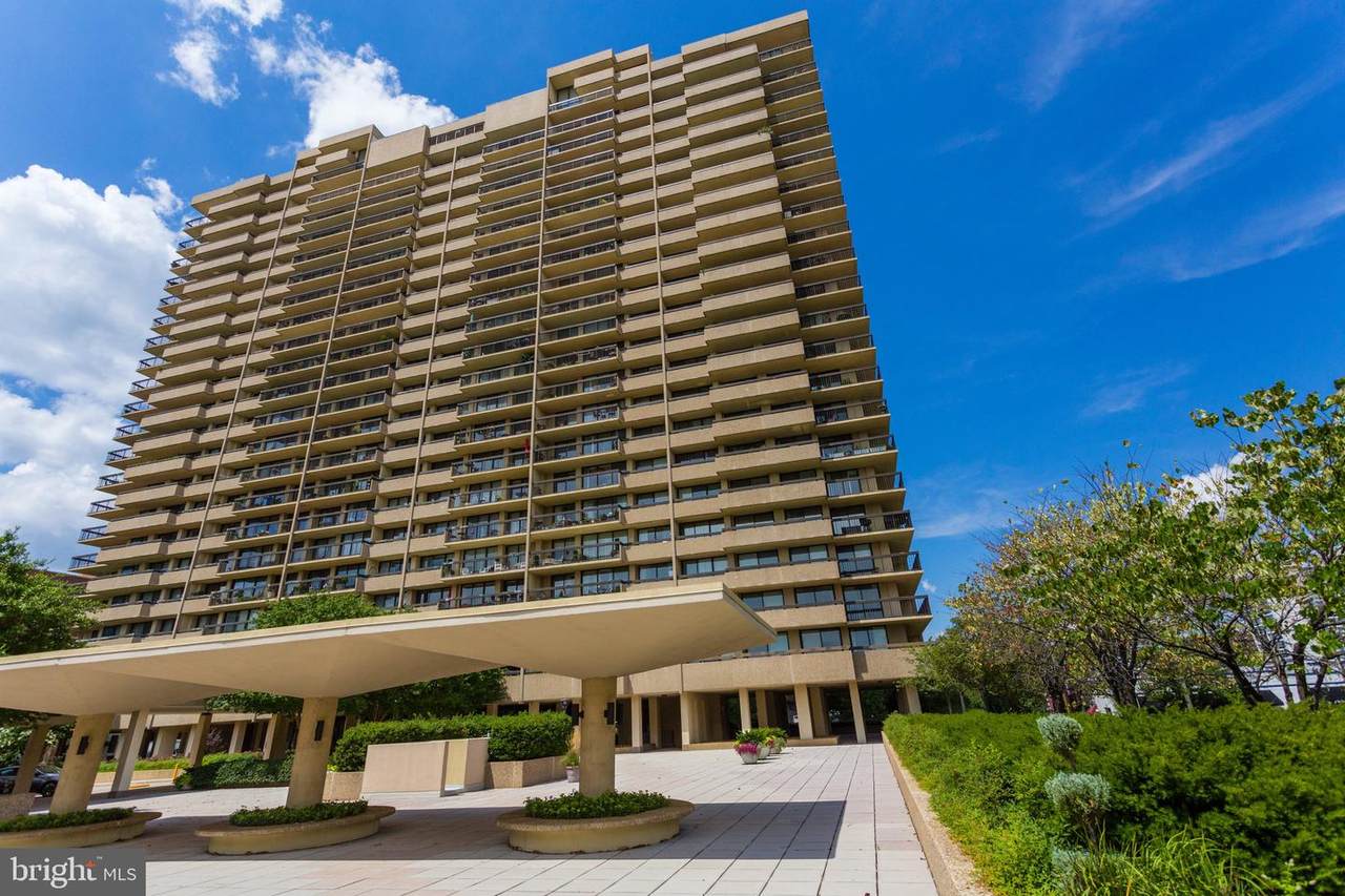 400 Madison Street - Photo 1