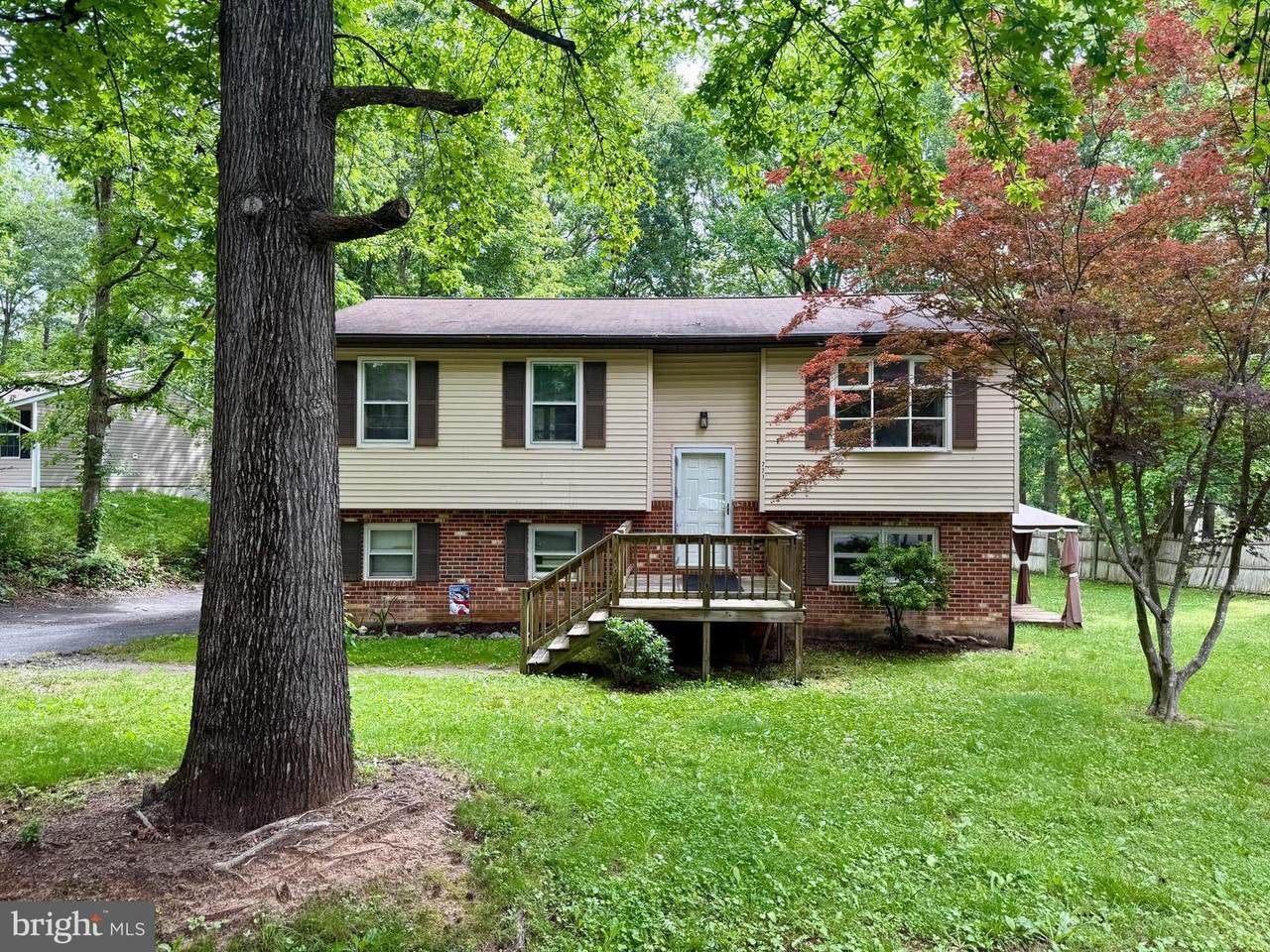 221 Hampton Drive - Photo 1