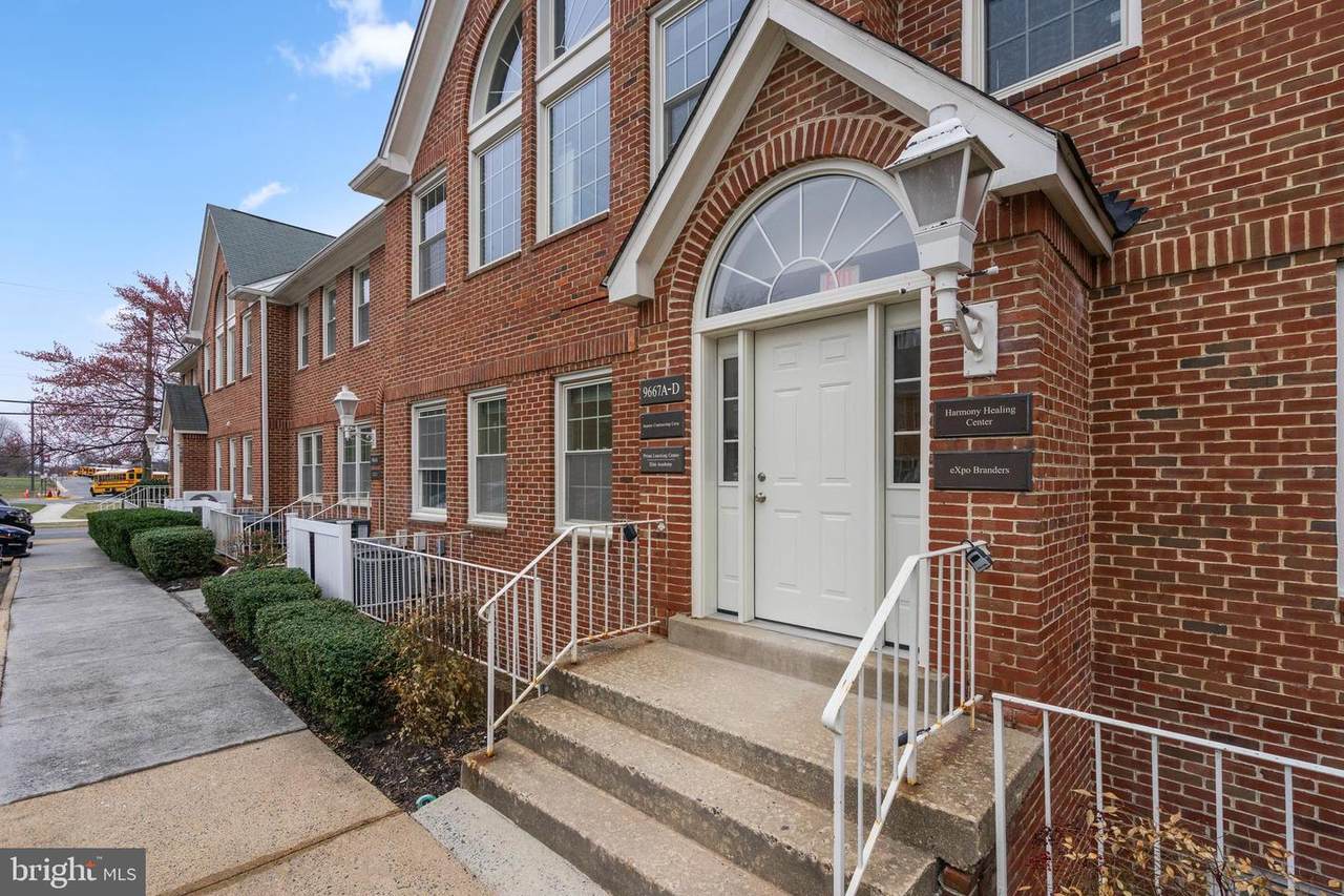 9667 Main Street - Photo 1