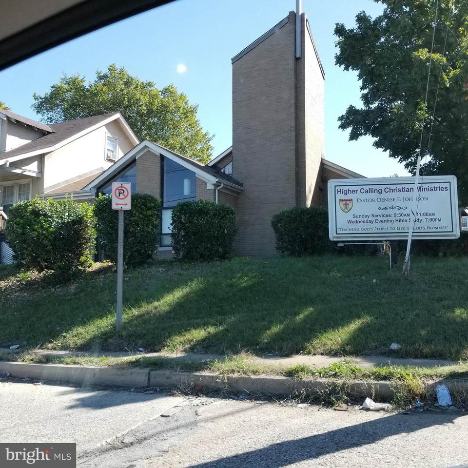 1723 Kenilworth Avenue - Photo 1