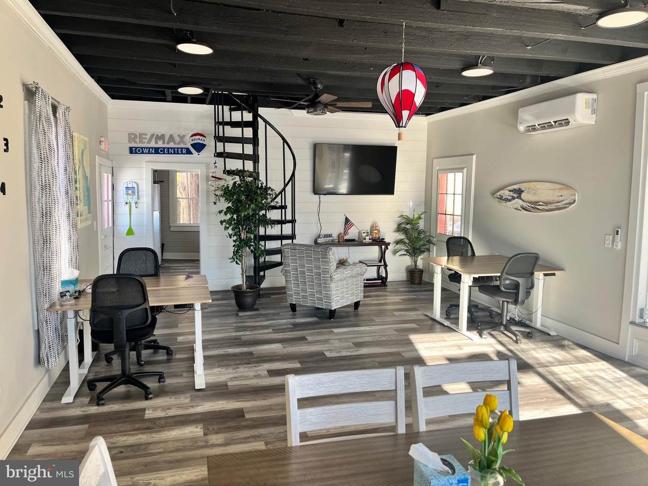 https://bt-photos.global.ssl.fastly.net/brightmls/1280_boomver_1_803702007594-2.jpg