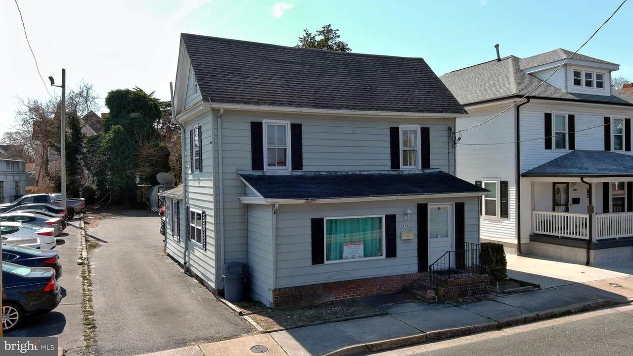 210 Elizabeth Street - Photo 1