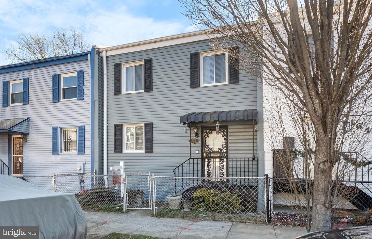 1643 11TH Place - Photo 1