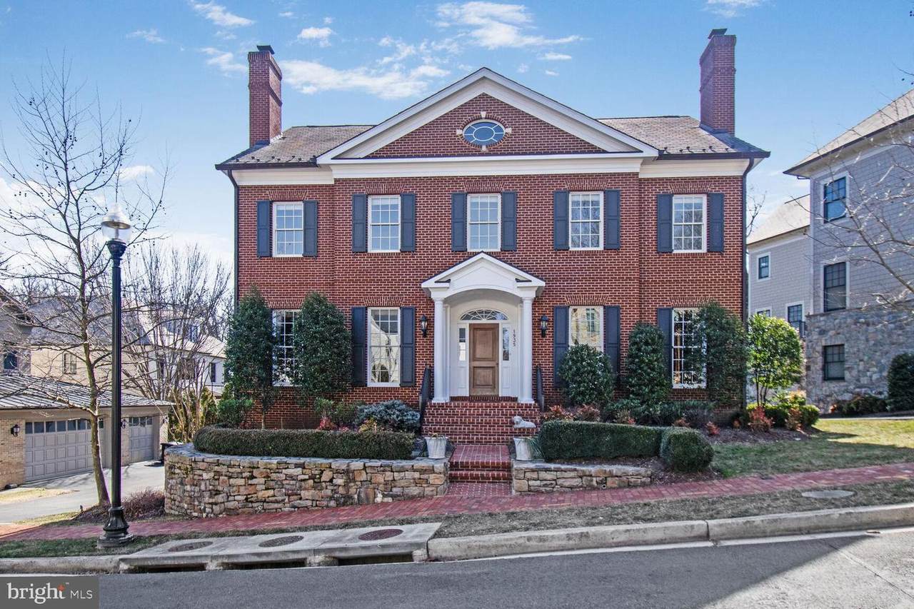 1935 Foxview Circle - Photo 1