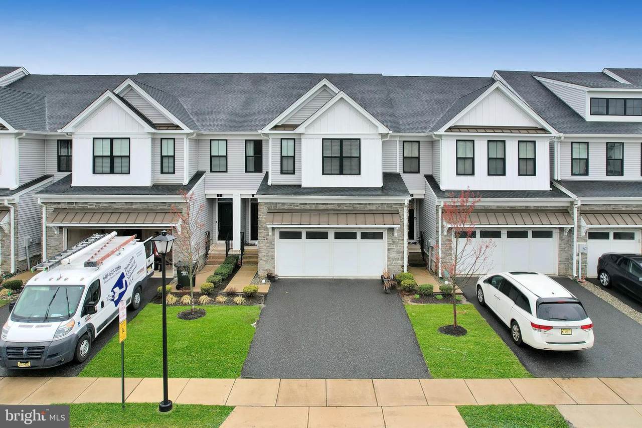 9 Clover Lane - Photo 1
