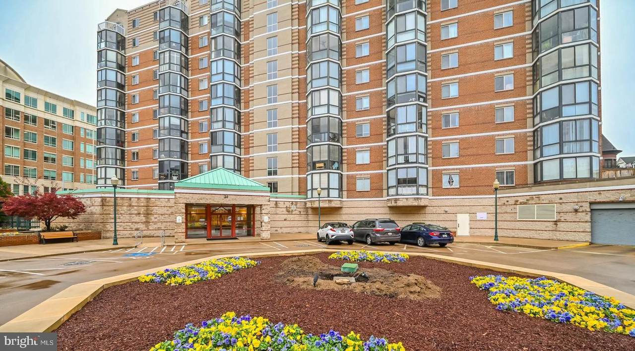 24 Courthouse Square - Photo 1